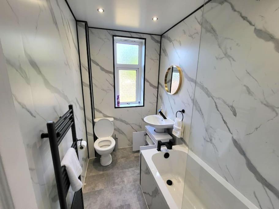 4 Bedrooms Apartment By Sensational Stay Short Lets & Serviced Accommodation Edimburgo Exterior foto